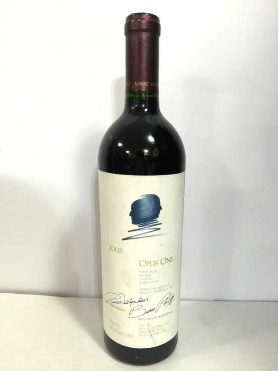 Вино "Opus One" 2005 года.