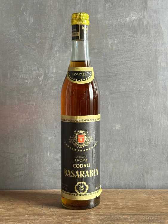Молдавский "Бессарабия 15 лет" 1993 года. 0,5 л. 