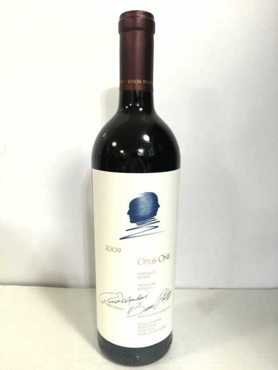 Вино "Opus One" 2009 года.
