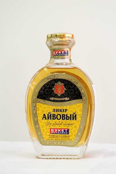 Ликер «Айвовый» Букет Молдавии. 0,7