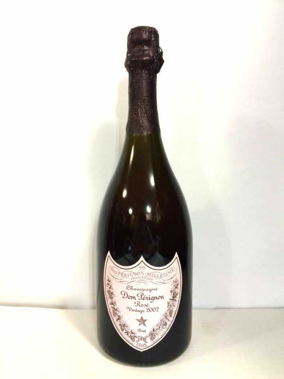 Шампанское "Dom Perignon Rose" 2002 года урожая.