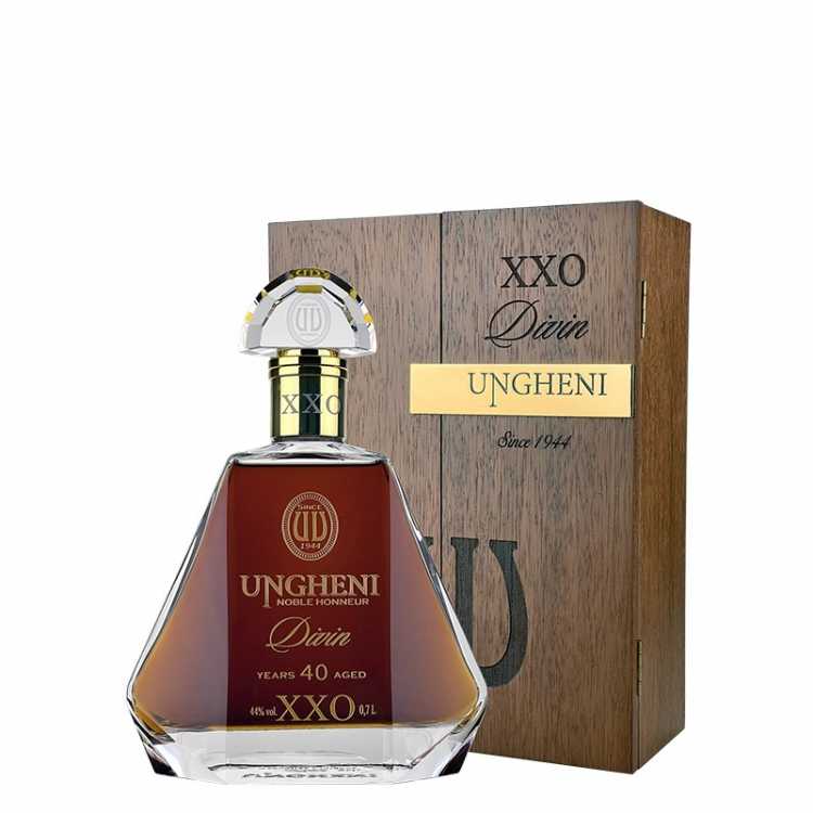 Коньяк «Ungheni» XXO 40 лет. 0,7 в коробке.