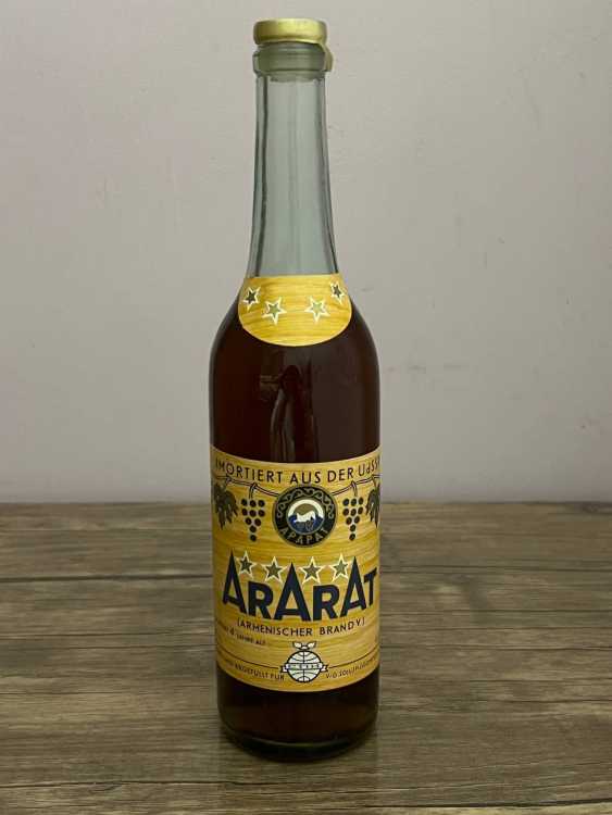 Армянский "Арарат 4 года" 1987 года. Экспорт в ГДР.