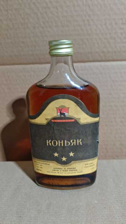 Дагестанский "3 звезды" 0,38 л. 80-е. СССР. 