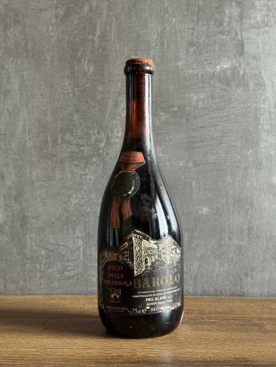 Вино Pico Della Mirandola Barolo 1977 года.