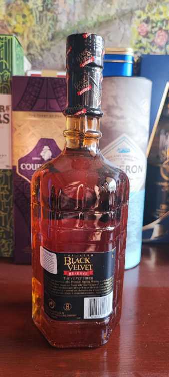 Канадский виски Black Velvet Reserve 0,7 л